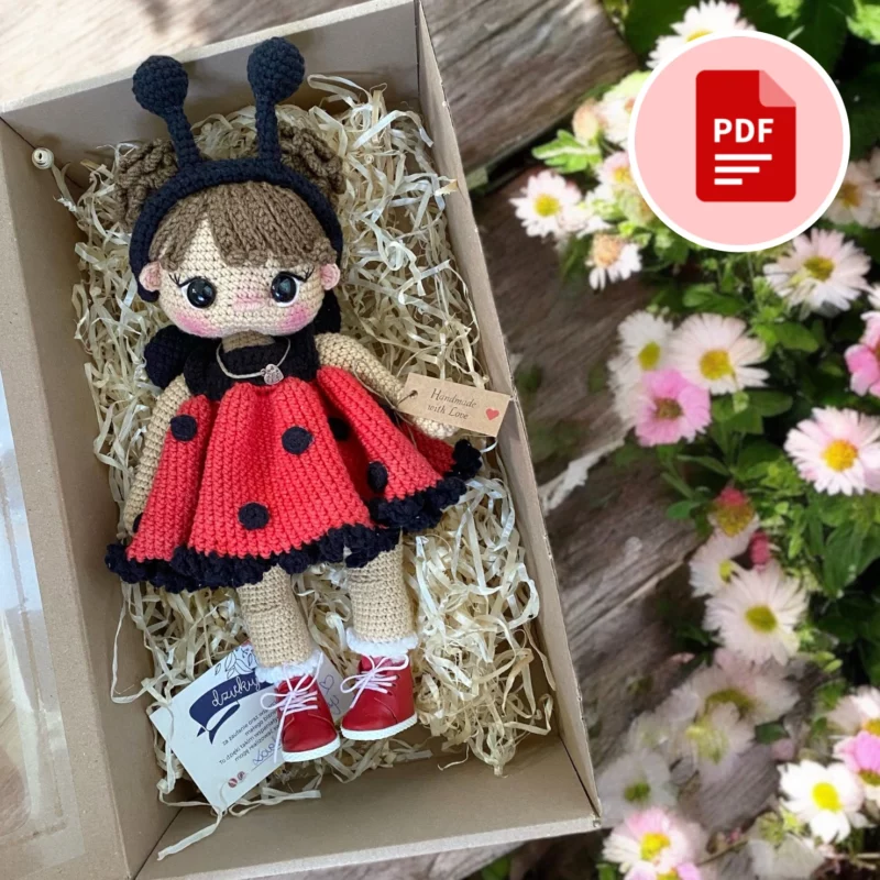 Lalka Biedronka – wzór szydełkowy – po polsku i angielsku